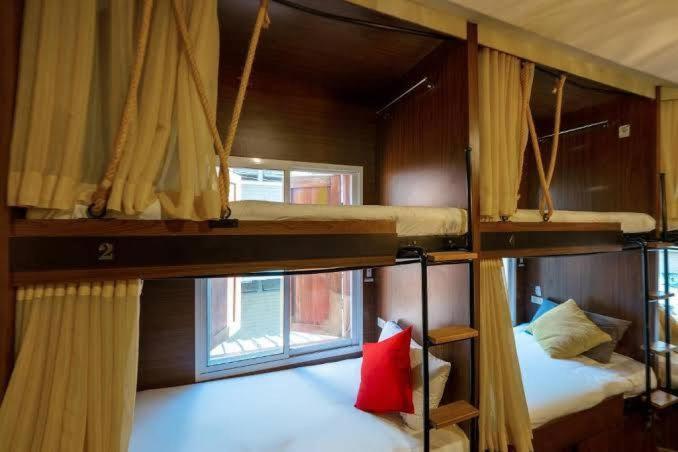 100 Years Building Bangkok Old Town By Seen Hostel Ngoại thất bức ảnh